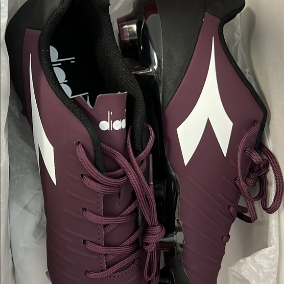 DIADORA VICTORY WOMENS SOCCER SHOES - Picture 4 of 5